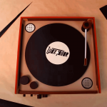 platine vinyle en papercraft pour le clip stop motion de wax tailor